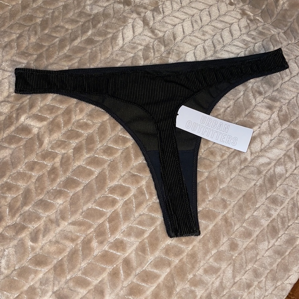 Cut It Out Ribbed Velvet Thong - Picture 5 of 7